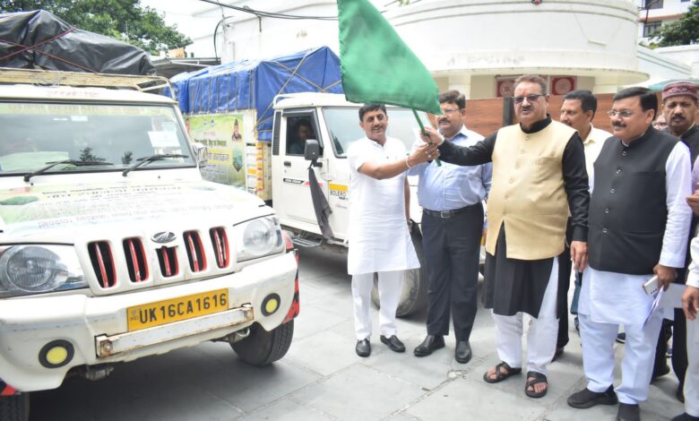 मिशन दालचीनी, तिमूर एवं लैमनग्रास” के तहत प्रदेश के विभिन्न जनपदों के लिए कृषि मंत्री जोशी ने पहले चरण के 03 लाख पौधों को किया फ्लैग ऑफ मिशन दालचीनी, तिमूर एवं लैमनग्रास” के तहत प्रदेश के विभिन्न जनपदों के लिए कृषि मंत्री जोशी ने पहले चरण के 03 लाख पौधों को किया फ्लैग ऑफ