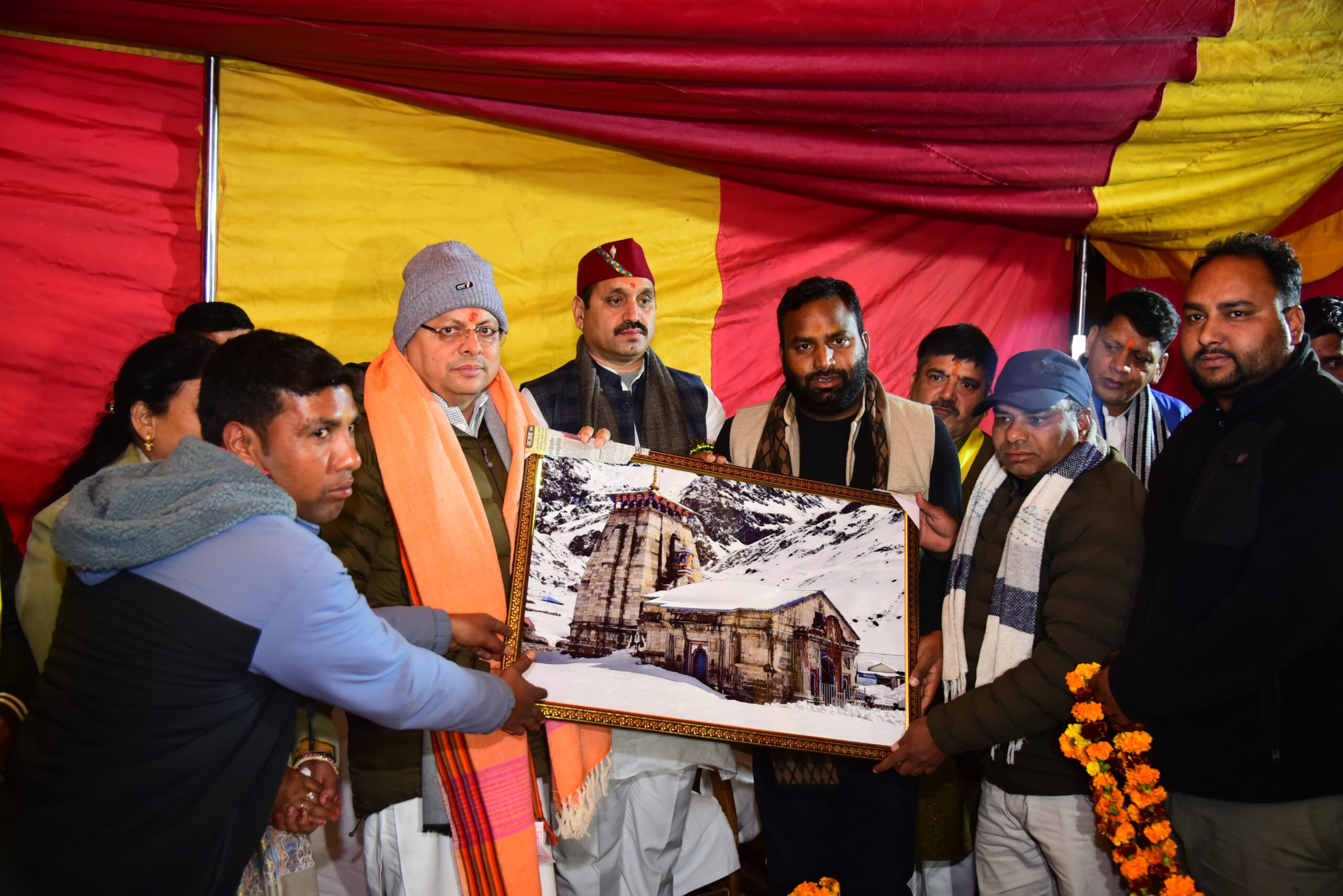 मुख्यमंत्री पुष्कर धामी ने ओंकारेश्वर मंदिर ऊखीमठ में की पूजा अर्चना , पाण्डव नृत्य में शामिल हुए सीएम