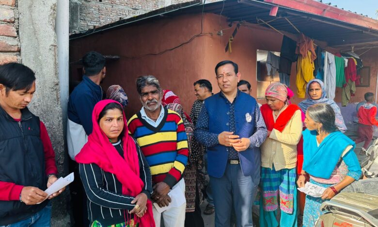 प्रदेश कांग्रेस महामंत्री नवीन जोशी ने कहा, राजनैतिक लाभ लेने के लिये बस्तियों के मुद्दे पर अध्यादेश लाई सरकार प्रदेश कांग्रेस महामंत्री नवीन जोशी ने कहा, राजनैतिक लाभ लेने के लिये बस्तियों के मुद्दे पर अध्यादेश लाई सरकार