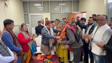 निकाय चुनाव से पूर्व दल बदल का दौर हुआ शुरू , गढ़वाल के कई कांग्रेसियों ने थामा भाजपा का दामन