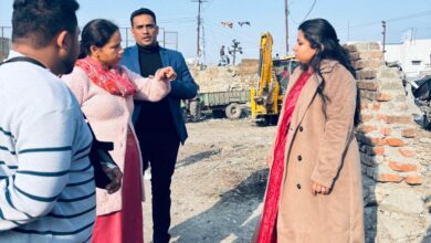 देहरादून : नगर आयुक्त नमामी बंसल ने लिया कूड़ा उठान करने वाली कंपनियों के कार्यों का जायजा , औचक निरीक्षण में लापरवाही पाए जाने पर जताई सख्त नाराजगी