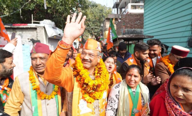 देहरादून नगर निगम भाजपा मेयर प्रत्याशी सौरभ थपलियाल ने किया राजपुर विधानसभा के 9 वार्डों में जनसंपर्क व जनसभाएं , जनता से मांगा समर्थन