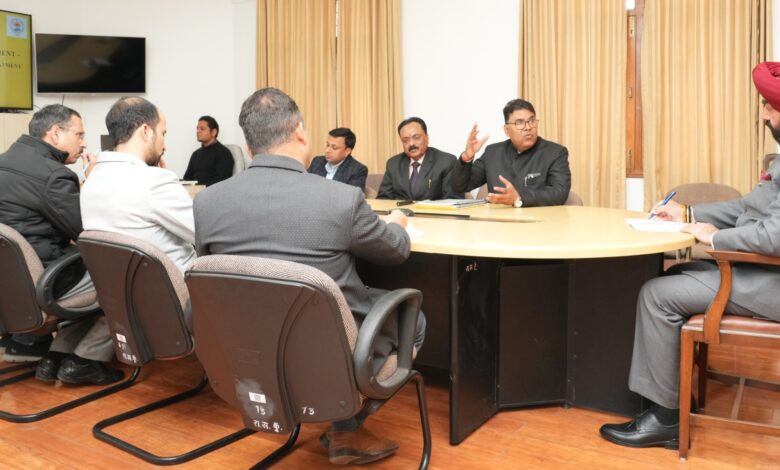 कुलपति प्रो. त्रिपाठी ने उत्तराखंड आयुर्वेद विश्वविद्यालय के ‘क्षार सूत्र प्रबंध से भगंदर का इलाज’’ शोध प्रबंध पर दिया प्रेजेंटेशन कुलपति प्रो. त्रिपाठी ने उत्तराखंड आयुर्वेद विश्वविद्यालय के ‘क्षार सूत्र प्रबंध से भगंदर का इलाज’’ शोध प्रबंध पर दिया प्रेजेंटेशन