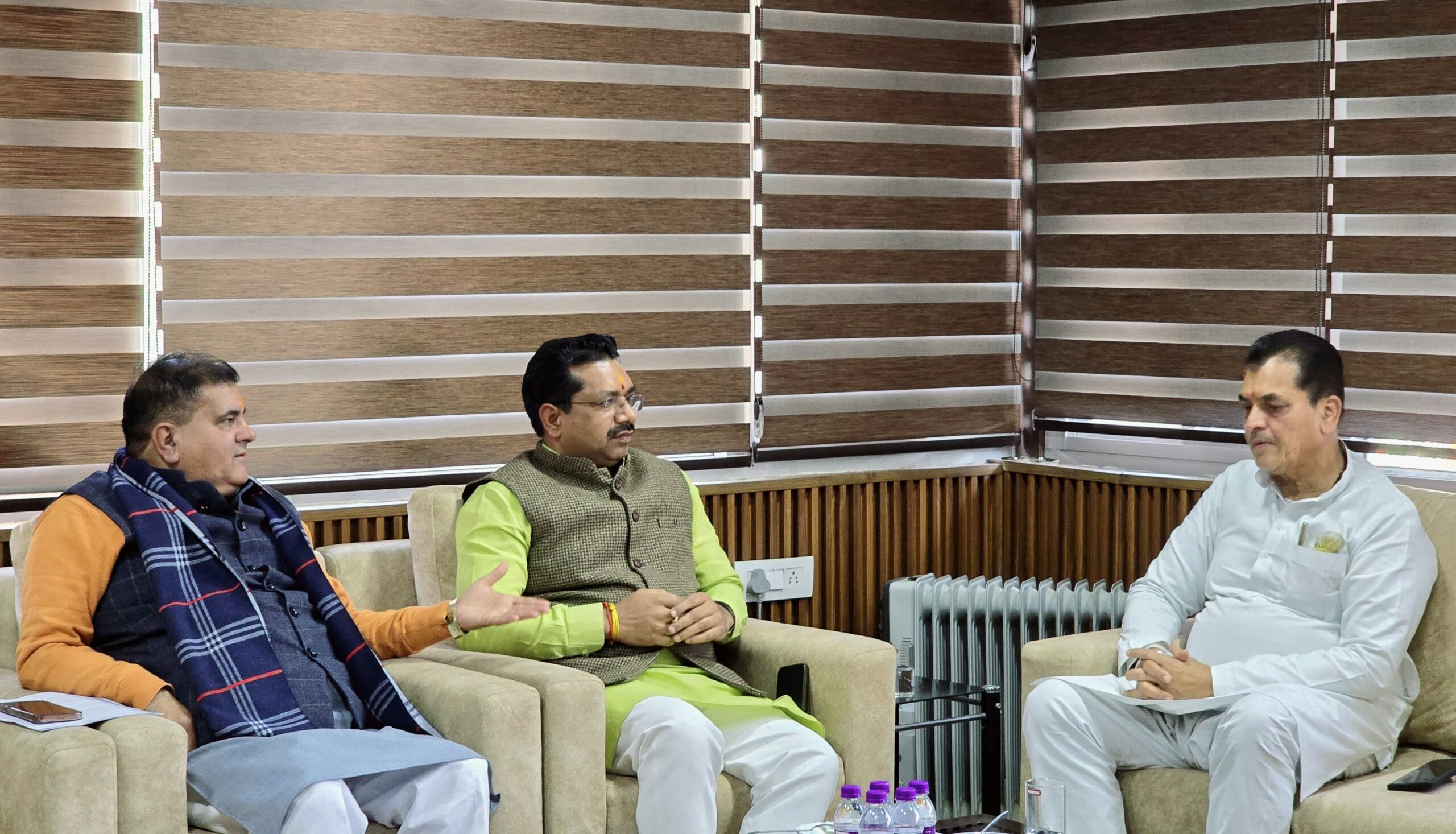 Big News: भाजपा प्रदेश अध्यक्ष और महामन्त्री संगठन से मिले  संसदीय कार्यमंत्री प्रेमचंद अग्रवाल,चल रहे विवाद पर अपना पक्ष रखा, संगठन ने दी संयम और उचित शब्दावली के प्रयोग की हिदायत 