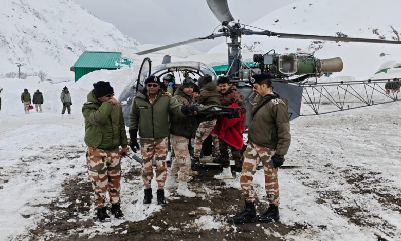 Uttarakhand: माणा हिमस्खलन में 50 श्रमिकों का रेस्क्यू, अन्य 5 की तलाश के लिए युद्धस्तर पर जारी ,  सीएम पुष्कर धामी स्वयं कर रहे रेस्क्यू अभियान की मॉनिटरिंग