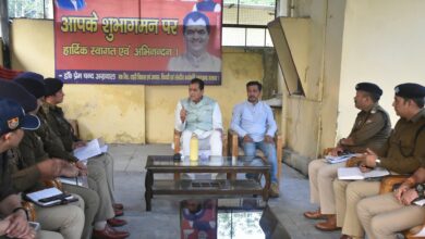 कैबिनेट मंत्री डॉ अग्रवाल ने की पुलिस अधिकारियों के साथ बठक, कहा –  तीर्थनगरी ऋषिकेश के सभी डिपार्टमेंटल स्टोर होंगे बंद, 31 मार्च के बाद नहीं होगी इन स्टोर्स से शराब की बिक्री 