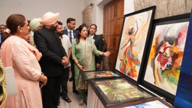 राजभवन में वसंतोत्सव-2025: दूसरे दिन लोगों में दिखा जबरदस्त उत्साह ,  स्थानीय उत्पादों, कला और संस्कृति से हुए रूबरू , राज्यपाल ने आर्ट गैलरी का किया भ्रमण