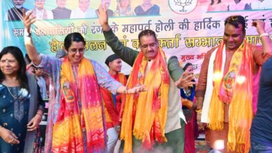 कैबिनेट मंत्री जोशी ने होली पर कई कार्यक्रमों में की शिरकत , जमकर थिरके, कहा – होली रंगों और खुशियों का त्योहार , आपसी भाईचारे और सौहार्द का प्रतीक  