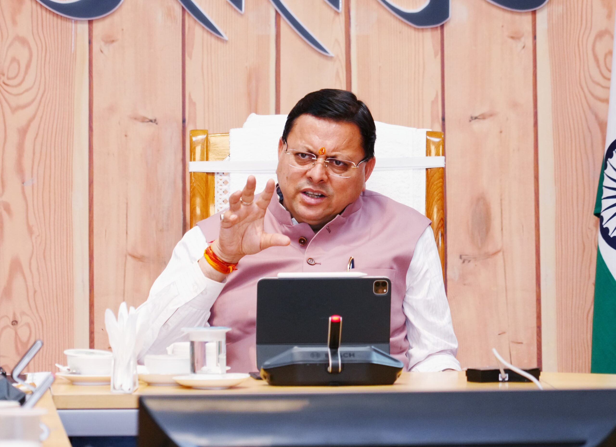 सीएम पुष्कर धामी की ताकीद- भ्रष्टाचार मुक्त उत्तराखण्ड के लिए सभी विभाग अपने स्तर से करें प्रयास