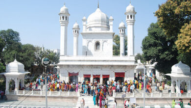 सजने लगा श्री दरबार साहिब,रौनक में लगे चार चांद, श्री दरबार साहिब में संगतों के पहुंचने का सिलसिला हुआ तेज