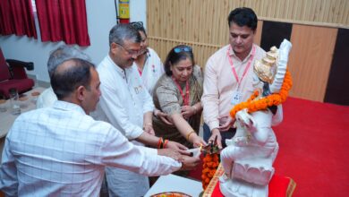 अच्छी पहल: एसजीआरआर विश्वविद्यालय ने स्वच्छता कर्मचारियों के योगदान को सराहा