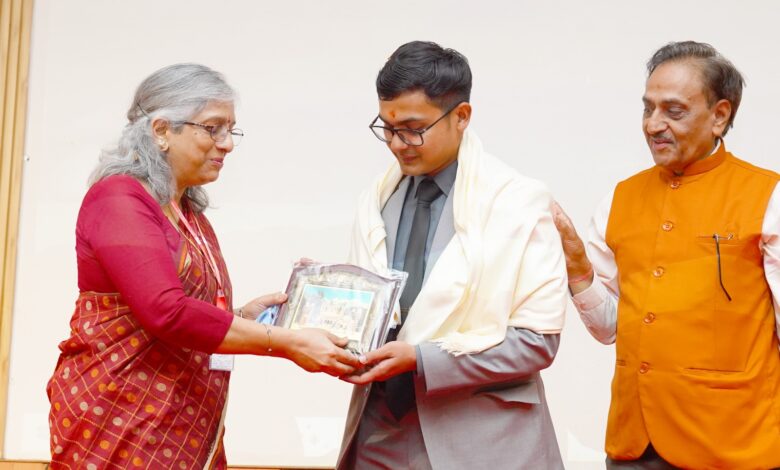एसजीआरआरयू में अंशुल भट्ट (आईएएस) ने दिया सिविल सेवा परीक्षा को क्रैक करने का मंत्र एसजीआरआरयू में अंशुल भट्ट (आईएएस) ने दिया सिविल सेवा परीक्षा को क्रैक करने का मंत्र