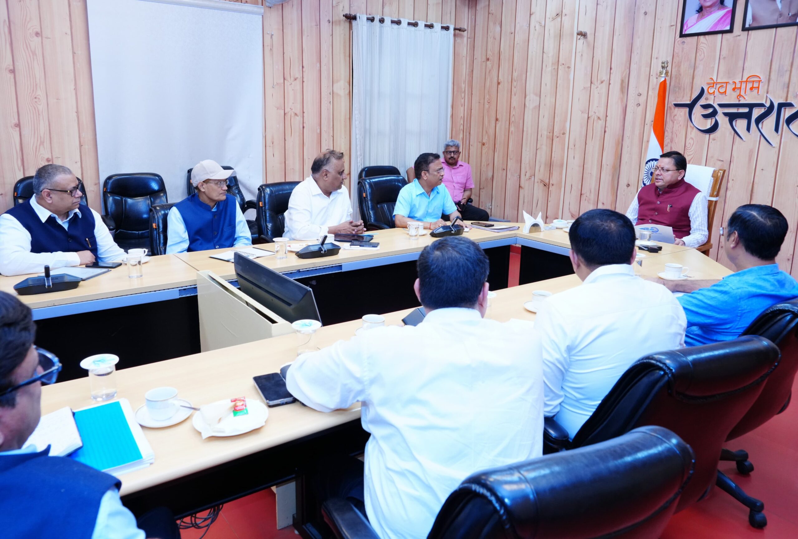 मुख्यमंत्री पुष्कर धामी का फरमान – अफसरों से कहा, समय से पूर्व हो जमरानी बांध बहुद्देशीय  और सौंग बांध पेयजल  परियोजनाओं का काम