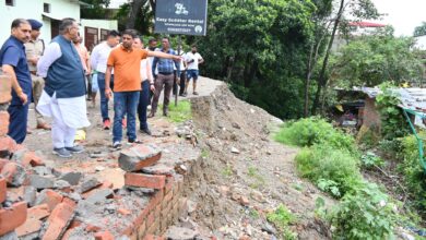 कैबिनेट मंत्री जोशी ने किया भारी बारिश से प्रभावित क्षेत्रों का निरीक्षण, जनता के दुख दर्द को बांटा, चेक किए वितरित