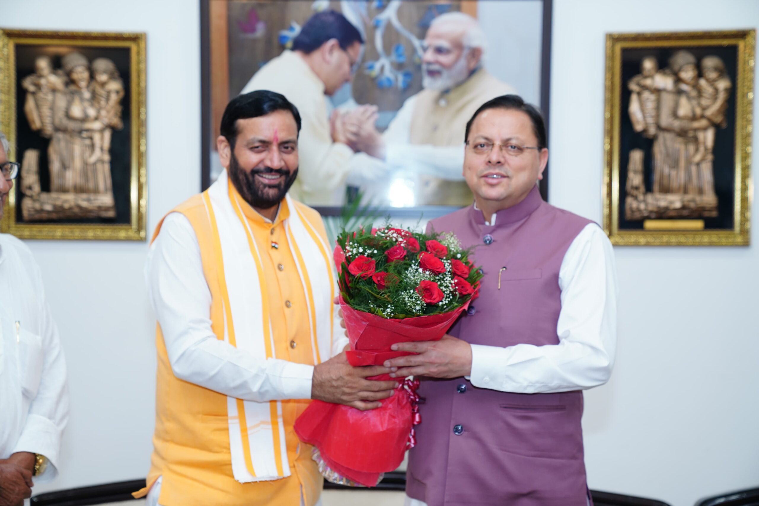 सीएम पुष्कर धामी से की मुलाकात हरियाणा के मुख्यमंत्री नायब सैनी ने मुलाकात, कई मुद्दों पर हुई चर्चा