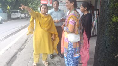 नगर आयुक्त नमामि बंसल ने किया स्वच्छता एवं ठोस अपशिष्ट प्रबंधन से संबंधित बेसलाइन सर्वे  कार्य का निरीक्षण