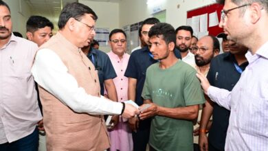 थराली आपदाः कुलसारी राहत शिविर में पहुंचे मुख्यमंत्री पुष्कर धामी, प्रभावितों का जाना हाल, हर संभव मदद का दिया भरोसा