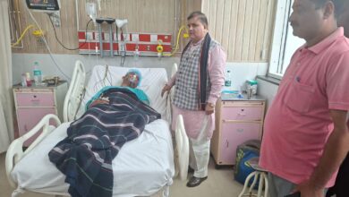 एम्स पहुंचकर भाजपा प्रदेश अध्यक्ष महेंद्र भट्ट ने जाना  थराली आपदा के घायलों का हाल,  परिजनों से भेंट कर  ढाढस बंधाया , हर संभव मदद का दिया भरोसा