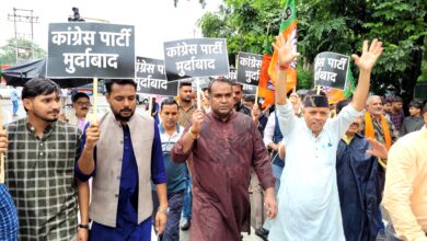 महानगर भाजपा ने किया कांग्रेस भवन का घेराव,  प्रधानमंत्री मोदी की स्वर्गीय माता के प्रति की गई   टिप्पणी का जताया विरोध 