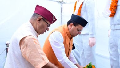 मुख्यमंत्री धामी ने मसूरी गोलीकांड शहीदों को अर्पित की श्रद्धांजलि, कहा -सरकार राज्य आंदोलनकारियों के सपनों का उत्तराखंड बनाने को कृतसंकल्प 