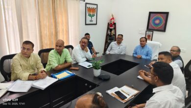 कैबिनेट मंत्री डॉ. धन सिंह रावत ने आपदा प्रभावित क्षेत्रों को लेकर की समीक्षा बैठक, सभी विभागों को आपसी समन्वय बनाकर त्वरित कार्रवाई करने के निर्देश