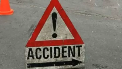 टिहरी में दुखद हादसा: बारात के लिए जा रही स्कॉर्पियो 300 मीटर गहरी खाई में गिरी, तीन की मौत, दो घायल 