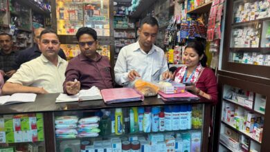 Big Action : बच्चों के लिए प्रतिबंधित कफ सिरप को लेकर सख्त हुई उत्तराखंड सरकार- मेडिकल स्टोरों से पेडियाट्रिक कफ सीरप जब्त