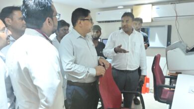 स्वास्थ्य सचिव डॉ. राजेश कुमार ने किया श्रीनगर मेडिकल कॉलेज का औचक निरीक्षण, व्यवस्थाओं का  लिया जायजा