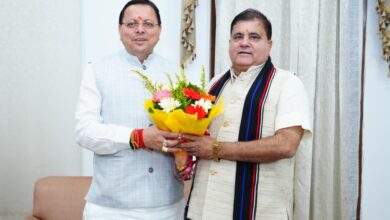 दीपावली पर बधाई देने को मुख्यमंत्री आवास पहुंचे खास-ओ-आम, सीएम धामी को दीप पर्व की दी मुबारकबाद