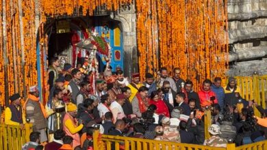 केदारनाथ मंदिर के कपाट  शीतकाल के लिए बंद, 10 हजार से अधिक श्रद्धालु बने साक्षी