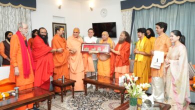 संत समाज ने मुख्यमंत्री धामी को दिया आशीर्वाद, सरकार के सांस्कृतिक संरक्षण व विकास कार्यों की सराहना 