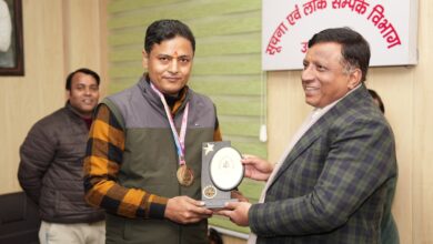 सूचना कर्मचारी संघ ने आयोजित की इंडोर खेल प्रतियोगिता, विजेता प्रतिभागियों को महानिदेशक सूचना तिवारी ने किया पुरस्कृत 