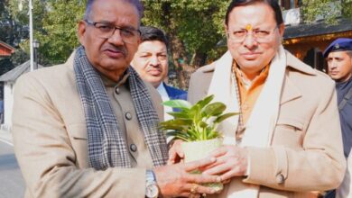 मुख्यमंत्री धामी से मंत्रियों , विधायकों, जनप्रतिनिधियों, नौकरशाहों व पुलिस विभाग के आला अफसरों ने मुलाकात कर  कहा – Happy New Year 