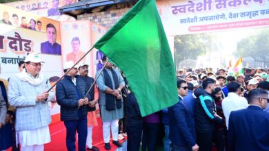 मुख्यमंत्री धामी ने राष्ट्रीय युवा दिवस पर  स्वदेशी संकल्प दौड़ का किया आगाज, युवाओं से स्वदेशी अपनाने का किया आह्वान