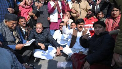 किसान सुखवंत सिंह आत्महत्या मामले को लेकर  कांग्रेस ने किया पुलिस मुख्यालय का किया घेराव, झड़प के बाद दिया धरना, डीजीपी को सौंपा ज्ञापन