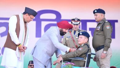 गणतंत्र दिवस पर  राज्यपाल एवं मुख्यमंत्री ने सराहनीय सेवाओं के लिए पुलिस एवं विभिन्न अधिकारियों को किया सम्मानित,परेड ग्राउंड में फहराया राष्ट्रीय ध्वज