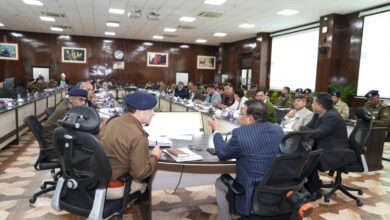 मुख्य सचिव आनंद बर्द्धन की ताकीद –  प्रदेश में क़ानून व्यवस्था बिगाड़ने वालों पर कठोर कार्यवाही करे पुलिस विभाग,थानों में जमा जब्त वाहनों की नीलामी कर खाली कराएं 