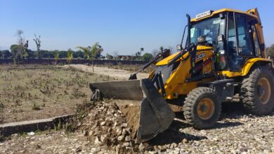 प्राधिकरण की सख्त कार्रवाई जारी – 125 बीघा भूमि पर की जा रही अवैध प्लॉटिंग पर चला एमडीडीए का बुलडोजर