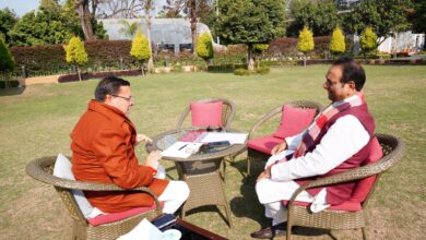 सीएम धामी से की विधायक चमोली ने मुलाकात, अल्पसंख्यक शिक्षण संस्थान भूमि आवंटन रद्द करने की मांग