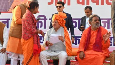 सीएम पुष्कर धामी ने हरिद्वार  में चौपाल लगाकर सुनी समस्याएं, मौके पर दिए समाधान के आदेश, जन-जन की सरकार: शिकायतों पर फौरन कार्रवाई, लापरवाही पर दी सख्त चेतावनी, कहा –  सरकार  फाइलों में नहीं, मैदान में काम करेगी 