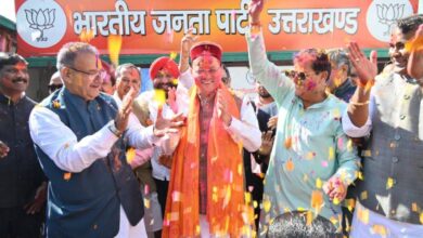 भाजपा मुख्यालय में बरसा अबीर गुलाल, कार्यकर्ताओ ने सीएम संग मनायी होली, मुख्यमंत्री धामी ने कहा, रंगोत्सव की ऊर्जा से, राज्य के विकास में भरने हैं नये रंग