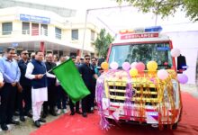 खूब बरसी राहत : मुख्यमंत्री धामी ने चम्पावत को दी स्वास्थ्य सेवाओं की बड़ी सौगात- एसीएलएस एम्बुलेंस को दिखाई हरी झंडी, उपजिला चिकित्सालय में आधुनिक फेकोइमल्सीफिकेशन मशीन का लोकार्पण