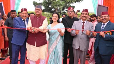 कृषि मंत्री जोशी ने किया उत्तरांचल यूनिवर्सिटी में किसान मेला एवं कृषि औद्योगिक प्रदर्शनी का शुभारंभ: कहा – कृषि देश की अर्थव्यवस्था की रीढ़, किसान इसकी मजबूती का आधार