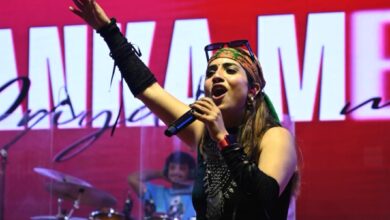 Doon Book  Festival :दर्शकों के सिर चढ़कर बोला प्रियंका मेहर के गीतों का जादू ,  लोक गायिका के साथ जमकर झूमे श्रोता 