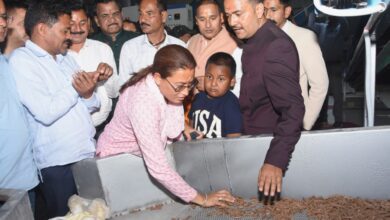 कैबिनेट मंत्री रेखा आर्या ने  पड़ोलिया में किया पिरूल आधारित बायोमास प्लांट का उद्घाटन , कहा –  पिरूल आधारित बायोमास उद्योग से मिलेगा महिलाओं के रोजगार 