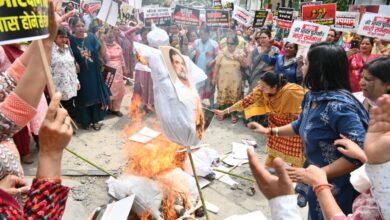 नारी शक्ति वंदन अधिनियम का विरोध करने को लेकर जताई सख्त नाराजगी –  मातृशक्ति ने कांग्रेस व उसके सहयोगी दलों का पुतला दहन कर जताया आक्रोश