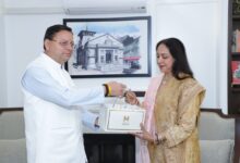 सीएम धामी से की मथुरा सांसद हेमा मालिनी ने  शिष्टाचार मुलाकात , दिग्गज अभिनेत्री को  उत्तराखण्ड के स्थानीय उत्पादों के अम्ब्रेला ब्रांड हाउस ऑफ़ हिमालयाज़ के उत्पाद किए गिफ्ट
