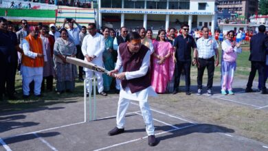सीएम धामी ने क्रिकेट और फुटबॉल खेलकर बढ़ाया युवाओं का उत्साह ,   सुरेन्द्र सिंह वल्दिया स्टेडियम में उच्चीकृत क्रिकेट मैदान जनपदवासियों को किया समर्पित