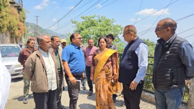 कैबिनेट मंत्री जोशी ने किया  मसूरी की सड़कों के सुधारीकरण कार्यों का  निरीक्षण,  उप जिला चिकित्सालय भी पहुंचे , अस्पताल में कर्मचारियों की कमी पर जताई चिंता 