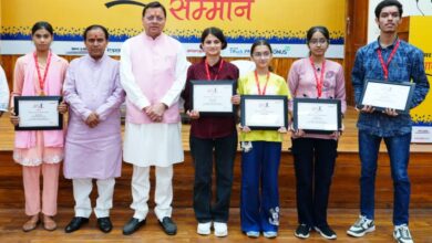 मेधावी छात्र सम्मान समारोह में  मुख्यमंत्री पुष्कर धामी बोले –  किसी भी समाज और राष्ट्र की सबसे बड़ी शक्ति होते हैं विद्यार्थी
